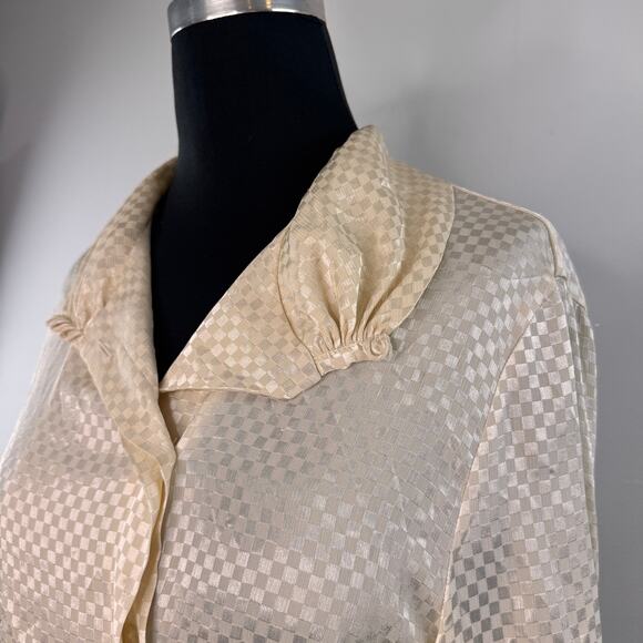Vintage Diane Von Furstenberg Cream Ivory Tone Blouse Casual Button-Down Size 10 - Picture 3 of 8